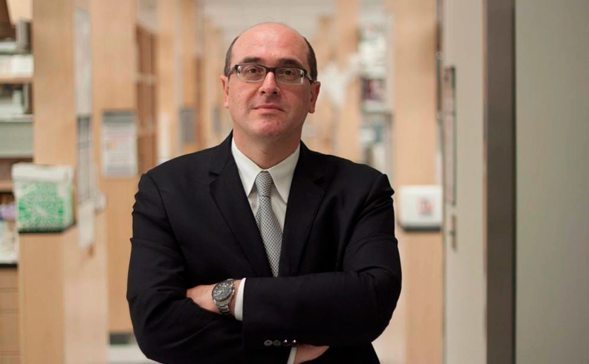 Физик Андрей Ростовцев считает, что давление на учёных и ведущие университеты, а также расширение реестра «иноагентов» и «нежелательных организаций» свидетельствуют о деградации правовой среды и выдвижении на первый план посредственности в российской науке и образовании.