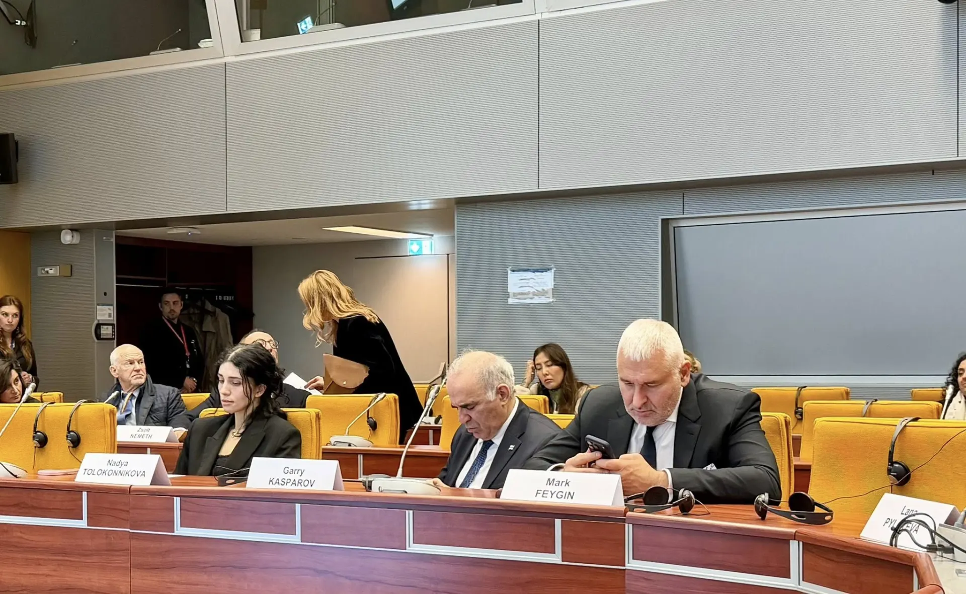 Член платформы и активистка народа коми Лана Пылаева сообщила, что первая полная сессия ПАСЕ прошла успешно: зарубежные политики интересуются диалогом для усиления поддержки Украины и понимания процессов в России.