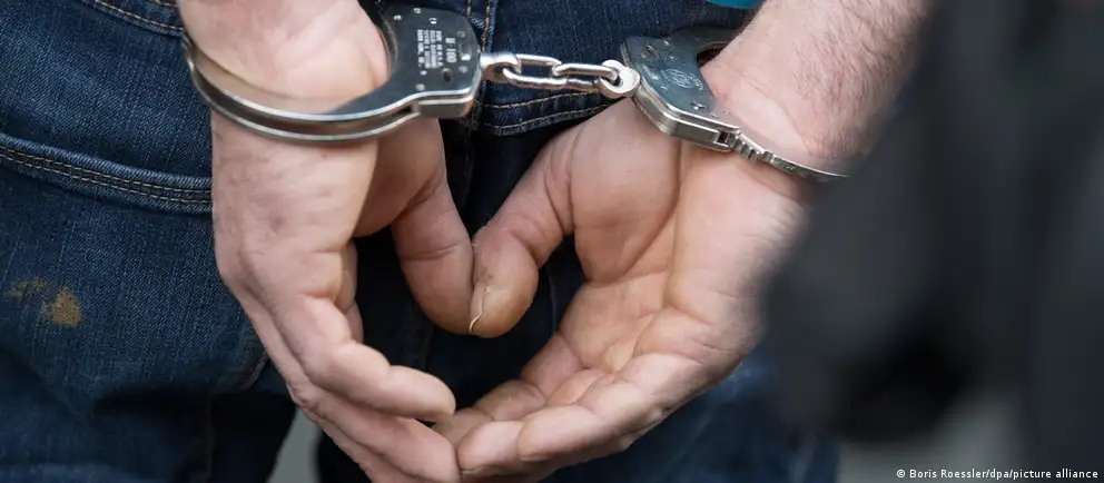 Мировой суд отправил под административный арест лидера иркутского отделения «Яблока» за отказ пройти медосвидетельствование и предписал обследование и лечение. Сторонники говорят о сомнительных анализах и намерении обжаловать решение.
