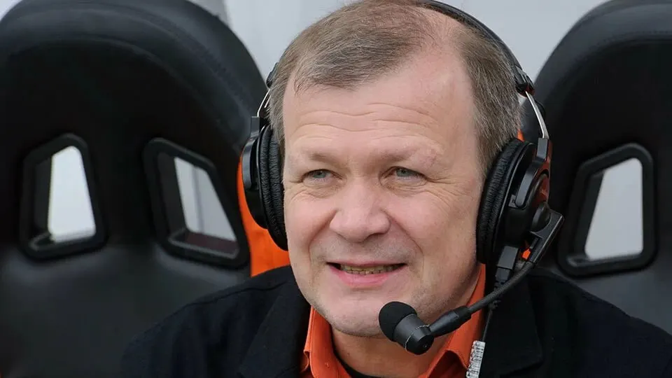 В Таганский суд Москвы поступили материалы дела об участии Андрея Шмурнова в деятельности «нежелательной организации»; комментатору грозит административный штраф.