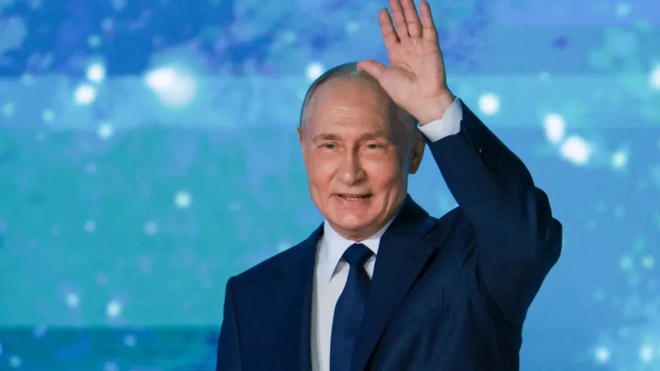 Президент Владимир Путин заявил, что даже при ограничениях мобильного интернета должны продолжать работать Госуслуги, платёжные системы и сервисы записи к врачу, и поручил силовым структурам и правительству обеспечить это.