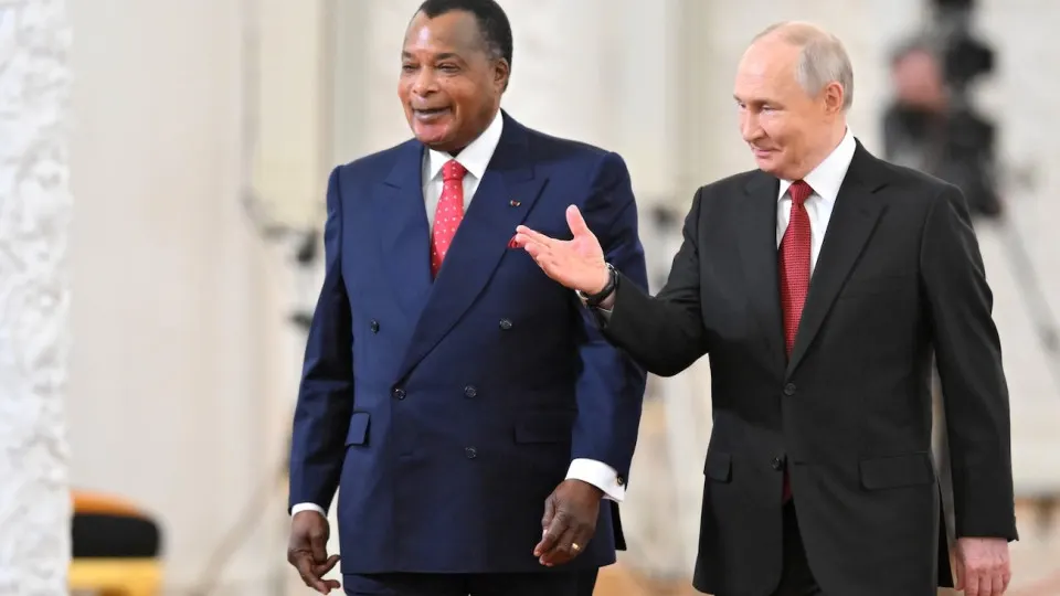 На встрече в Москве российский лидер заявил о готовности компаний развивать проекты в Конго в сферах геологоразведки, энергетики, логистики и сельского хозяйства; ранее Москва списывала долги ряду африканских государств.
