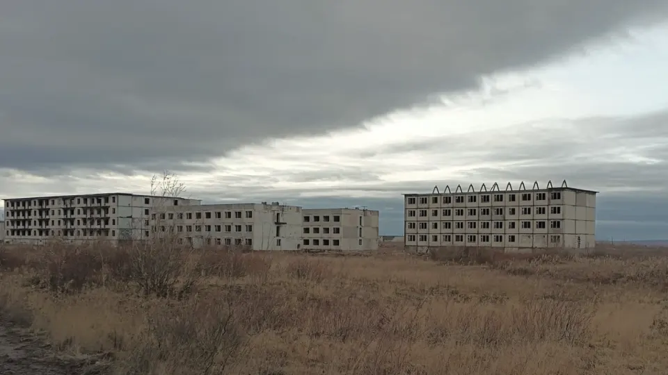 Число рождений в России одиннадцатый год подряд сокращается и опустилось до минимальных уровней за более чем два века, при этом власти продолжают ставить амбициозные цели по росту демографических показателей и продвижению «традиционных семейных ценностей».