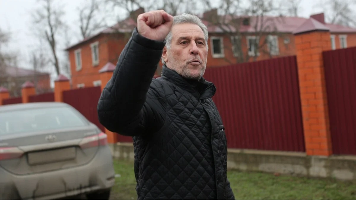В протоколе заседания Бюро ПАСЕ от 21 мая указано, что состав российской платформы оставят без изменений; участникам предложат подписать декларацию о приверженности ценностям Совета Европы. Это решение затрагивает и Руслана Кутаева, подвергшегося критике за прежние высказывания.