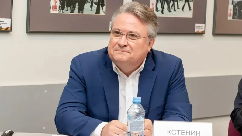 Вадим Кстенин назначен заместителем гендиректора девелоперской компании «Развитие» и будет курировать взаимодействие с органами власти и ускорение согласований.