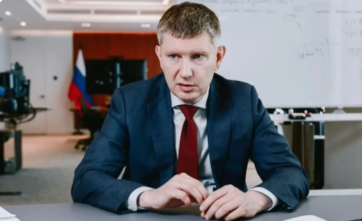 Глава Минэкономразвития Максим Решетников назвал три приоритета — структурные изменения, бюджетную консолидацию и сохранение гибкости рынка — которые должны повысить инвестиции, занятость и производительность.
