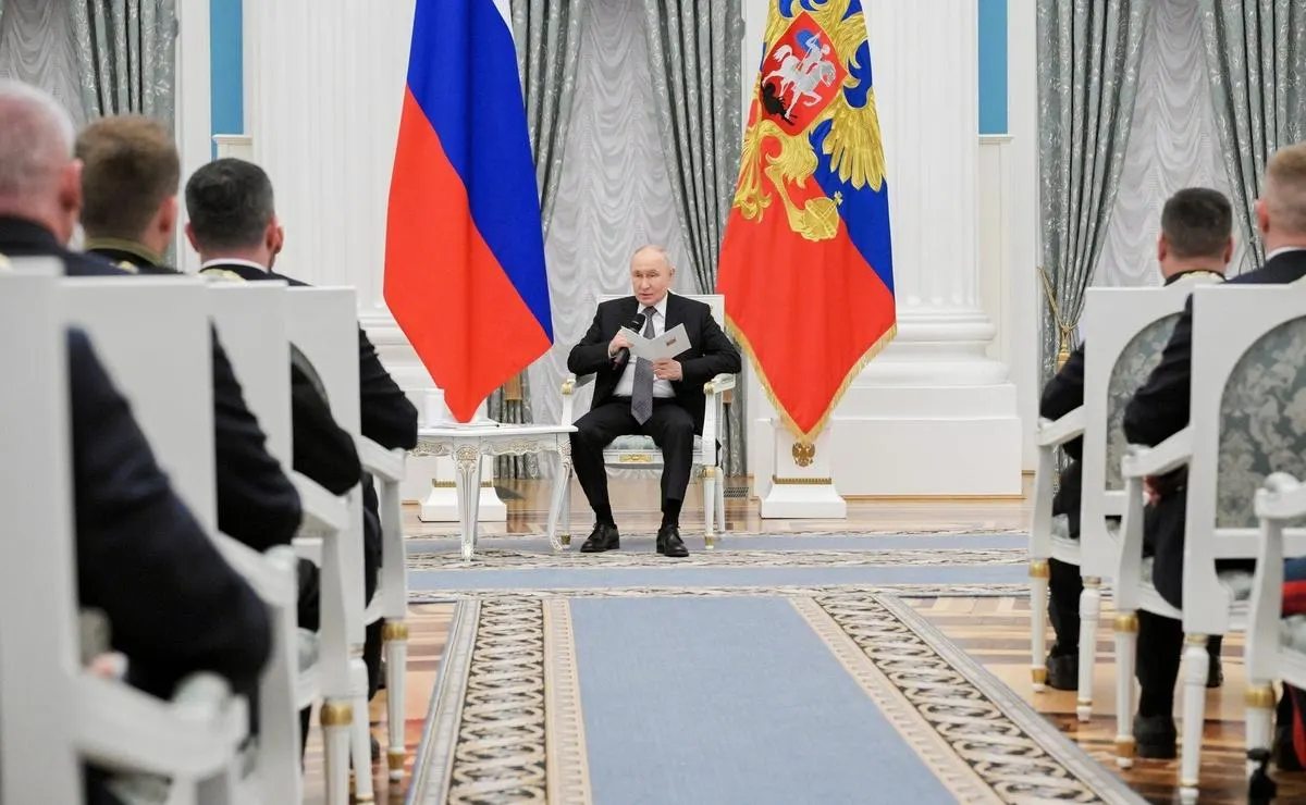 Путин назвал ночной удар по общежитию Старобельского педагогического колледжа террористическим, обвинил Киев, сообщил данные о жертвах и поручил МИД и Минобороны подготовить реакцию; ООН созывает экстренное заседание.