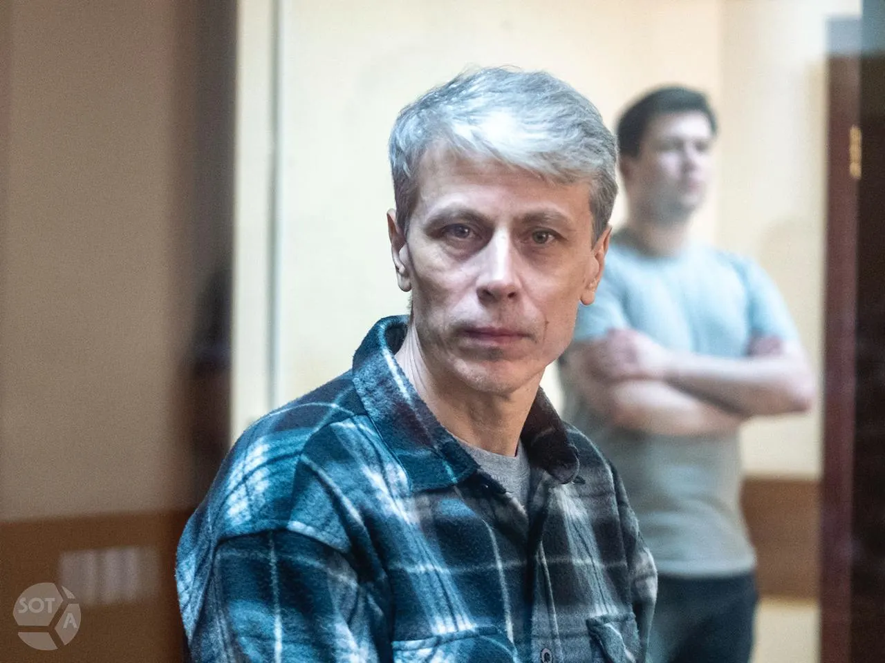 Кассация отклонила жалобу: 55‑летний житель Москвы признан виновным в финансировании признанной «экстремистской» организации — суд подтвердил трёхлетний срок колонии.