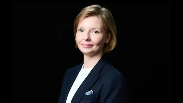 Обязательная идентификация через ЕСИА затронет все доменные зоны .ru, .рф и .su. Провайдеры доменных услуг уже запустили процедуру без сканов и ЭП и предлагают корпоративные тарифы для подготовки и аудита портфелей.