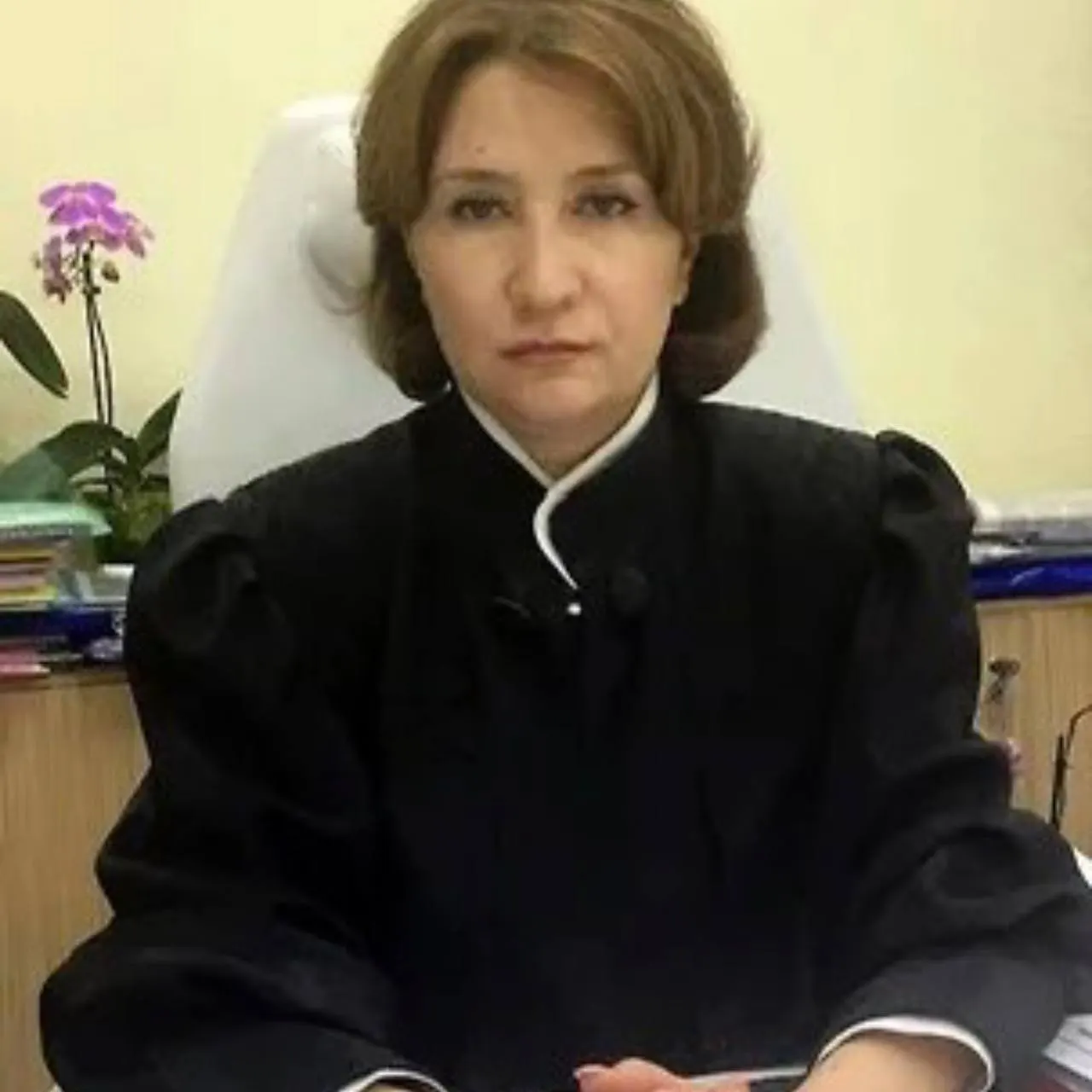 Октябрьский районный суд Краснодара 26 мая начнёт заново слушания по иску Генпрокуратуры о конфискации имущества бывшей судьи Елены Хахалевой и связанных с ней лиц — в дело добавили пятерых новых ответчиков.