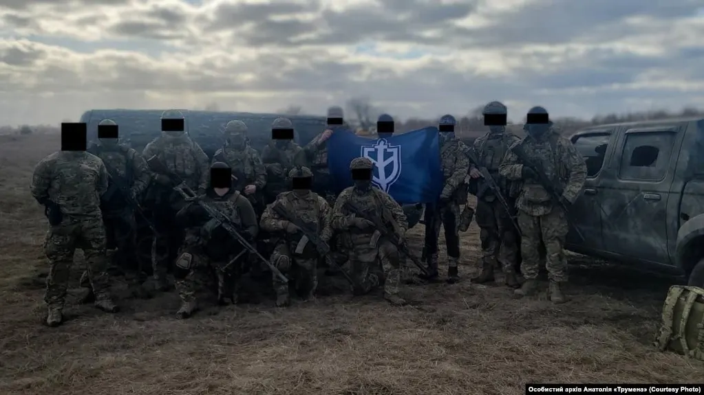 Суд признал 22‑летнюю Полину Костикову виновной в подготовке к участию в деятельности «Русского добровольческого корпуса»; ей назначены пять лет колонии общего режима и штраф 250 тыс. рублей.