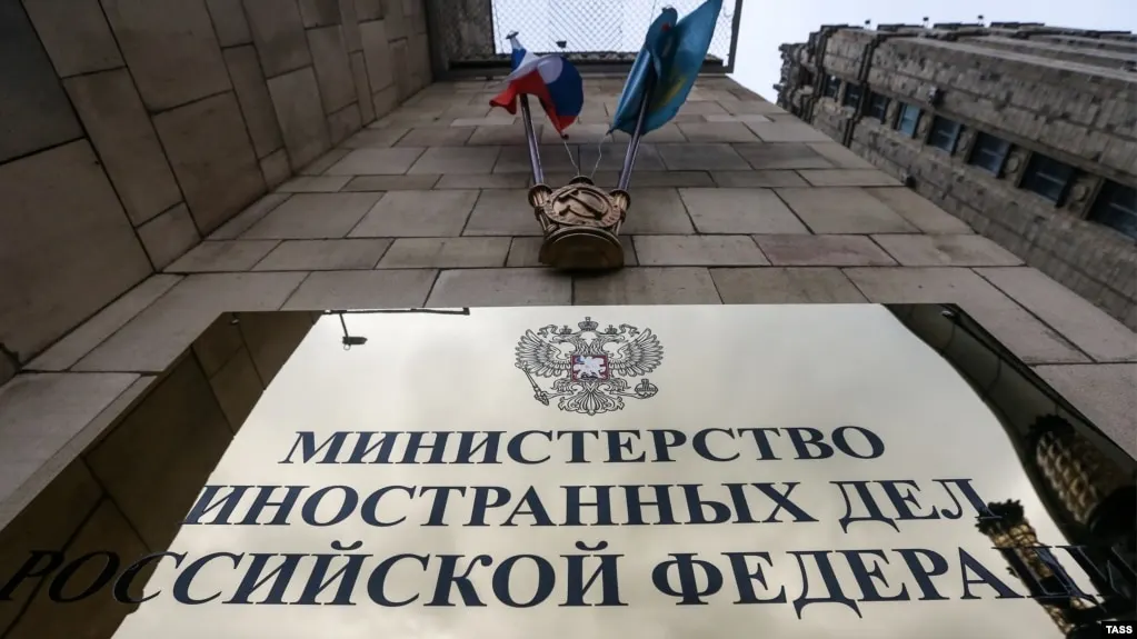 Москва отозвала посла Сергея Копыркина для консультаций после шагов армянских властей по сближению с Евросоюзом. Страны ЕАЭС призвали провести референдум, а также подготовят доклад о последствиях возможного выхода Армении из союза.