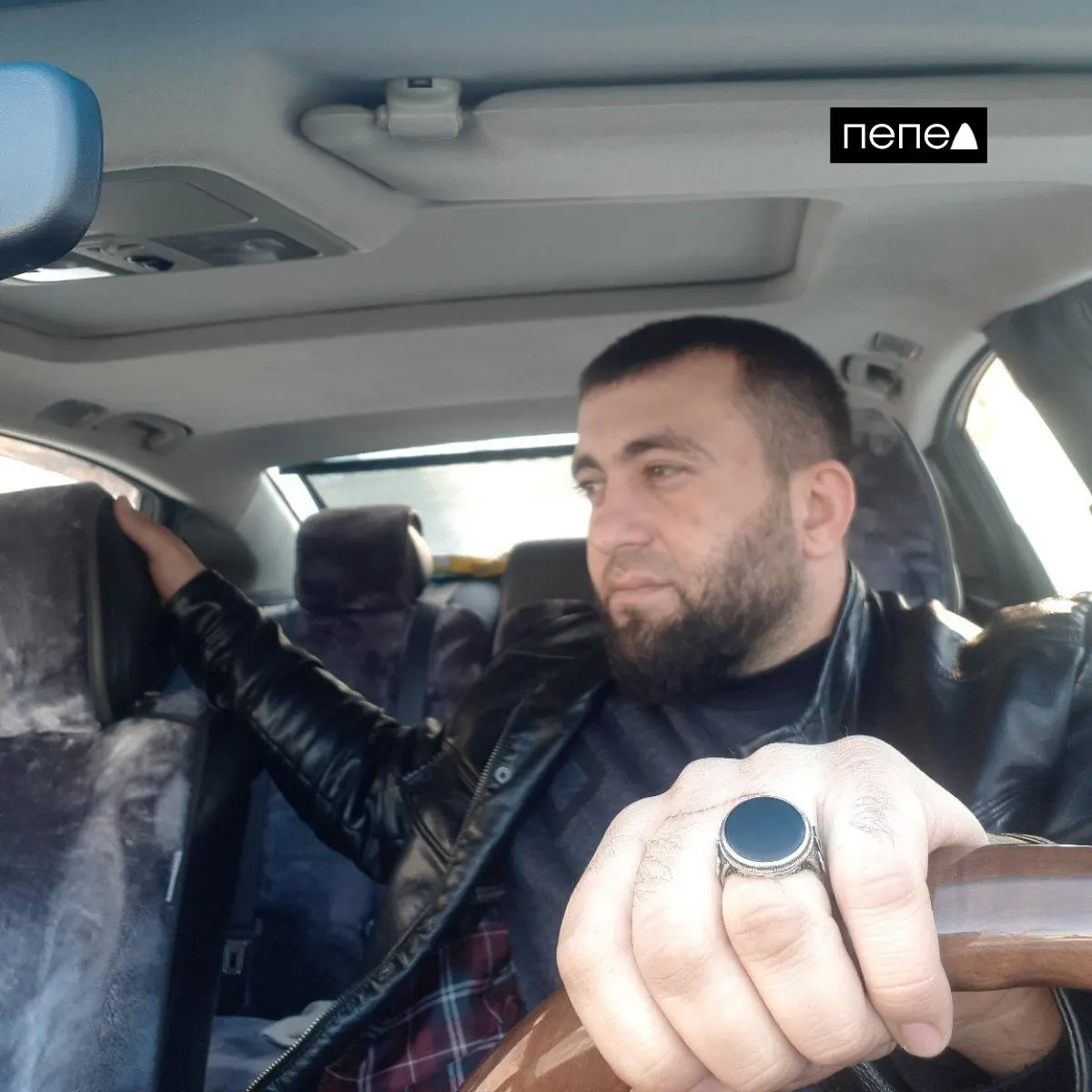 Курский гарнизонный военный суд признал виновными трёх человек в незаконном сбыте оружия и боеприпасов, вывезенных из зоны СВО. Подсудимым назначены тюремные сроки, штрафы и конфискация полученных средств.