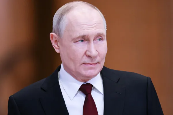 МИД РФ сообщил об отзыве российского посла в Армении на консультации в связи с шагами армянского руководства по сближению с Европейским союзом; подробности не уточняются.