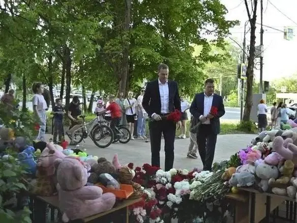 Их жизни вне опасности — медики продолжают наблюдение и лечение пострадавших.