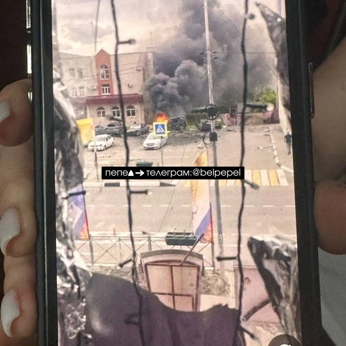 По предварительным данным, в результате ракетного удара по центру поселка Борисовка пострадала как минимум одна женщина; подробности уточняются.