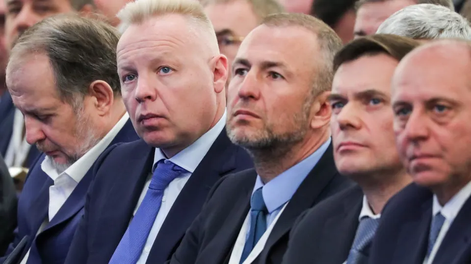 Российский союз промышленников и предпринимателей предлагает не публиковать в интернете информацию о судебных исках компаний, требующих компенсаций за потери из‑за санкций; инициатива обсуждается в администрации президента и поддерживается Минюстом, но вызывает критику Минэкономразвития.