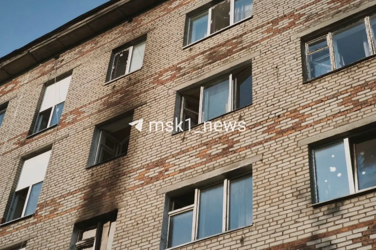 Ранним утром на улице Калинина в Лобне прогремел взрыв газа в квартире. В результате погибли двое; двое детей доставлены в медцентр. Свидетели сообщают, что в квартире жили двое мужчин, возможно, употреблявших наркотики. Следствие выясняет обстоятельства.
