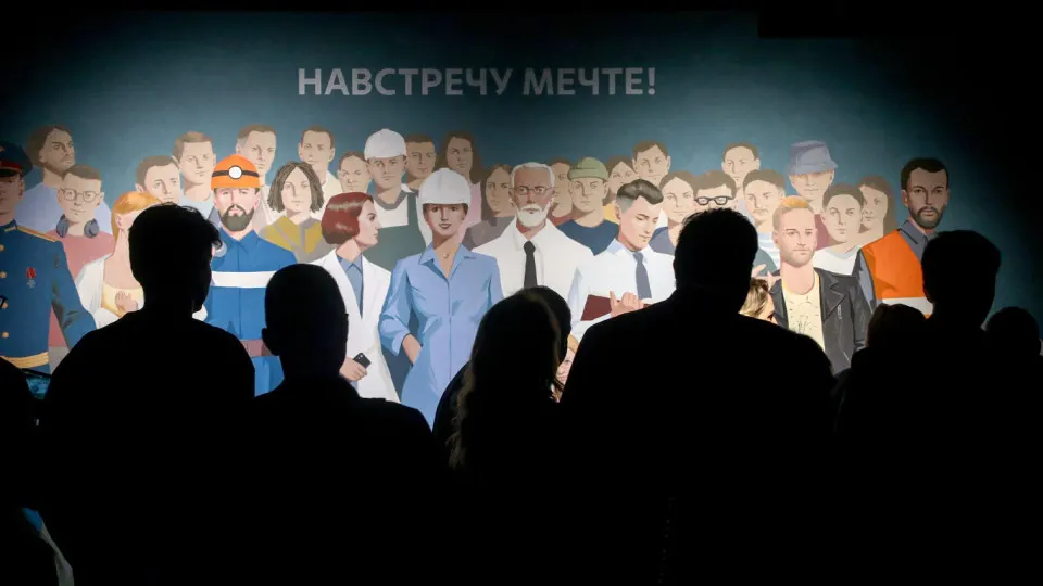 Заместитель начальника управления президента по мониторингу социальных процессов Алексей Семенов призывает инициировать государственный заказ на позитивный образ будущего и системно продвигать «Большой русский образ» через культуру и масштабные проекты.