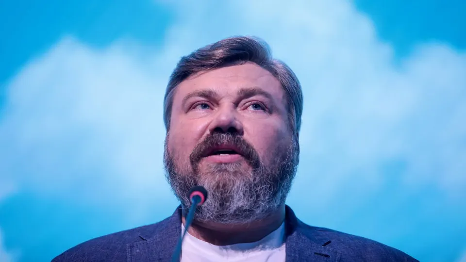 Бизнесмен приостановил публикации в Мах, резко раскритиковал работу мессенджера и меры по контролю трафика, потребовав вернуть доступ к Telegram и прекратить имитацию безопасности.