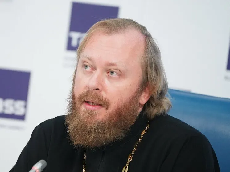 В церковной комиссии заявили, что инициативы патриарха по ограничению абортов поддержаны во всех субъектах РФ: в 32 регионах уже принят закон о запрете склонения к аборту, в ряде других идут попытки ввести подобные нормы.