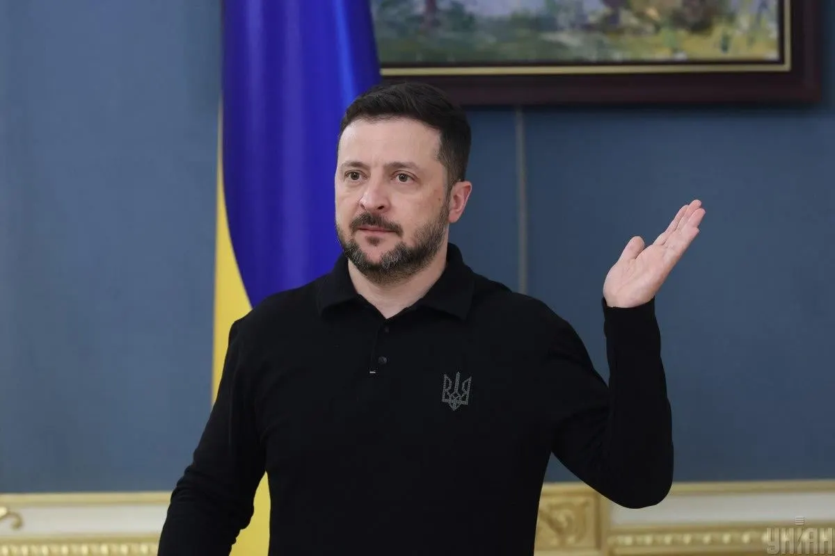 Президент Украины заявил, что удары дронов по крупным российским городам преследуют цель показать населению, насколько война — это трагедия для них. Он также рассказал о встрече с Романом Абрамовичем и оценил настроения вокруг российского руководства.