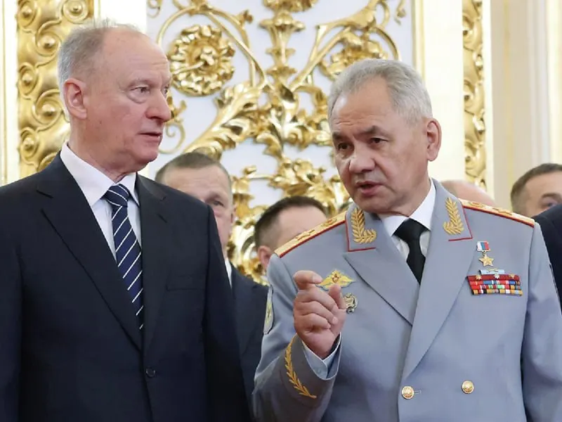 Помощник президента заявил, что после штурма спасательные службы растерялись: антидот ввели не всем или ввели вдвойне, что, по его мнению, привело к гибели людей. Он отметил, что ФСБ при ликвидации захвата действовала профессионально.