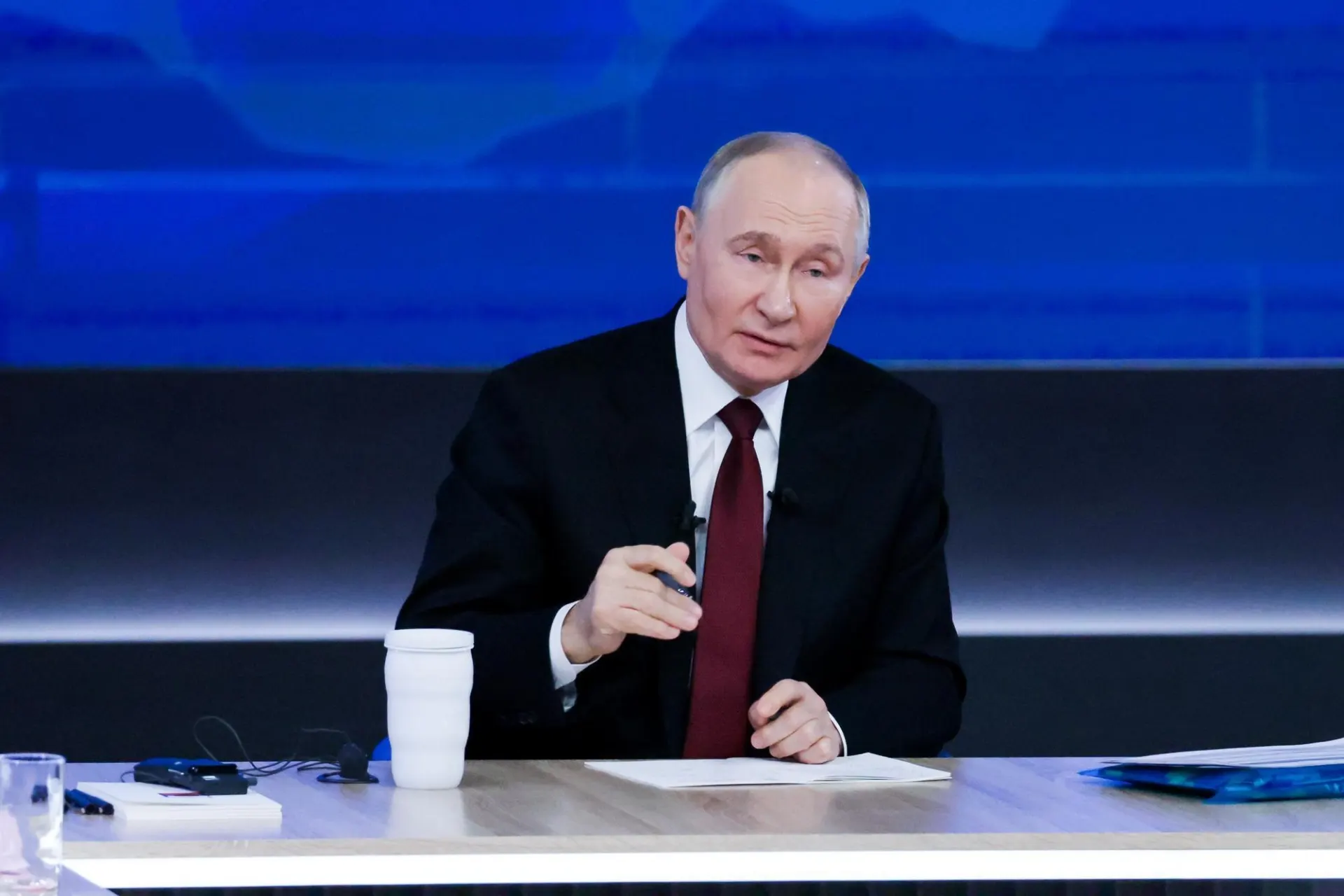 Президент сообщил о планах нарастить кадровый и инфраструктурный потенциал здравоохранения и подчеркнул необходимость повышения престижа медицинских профессий.