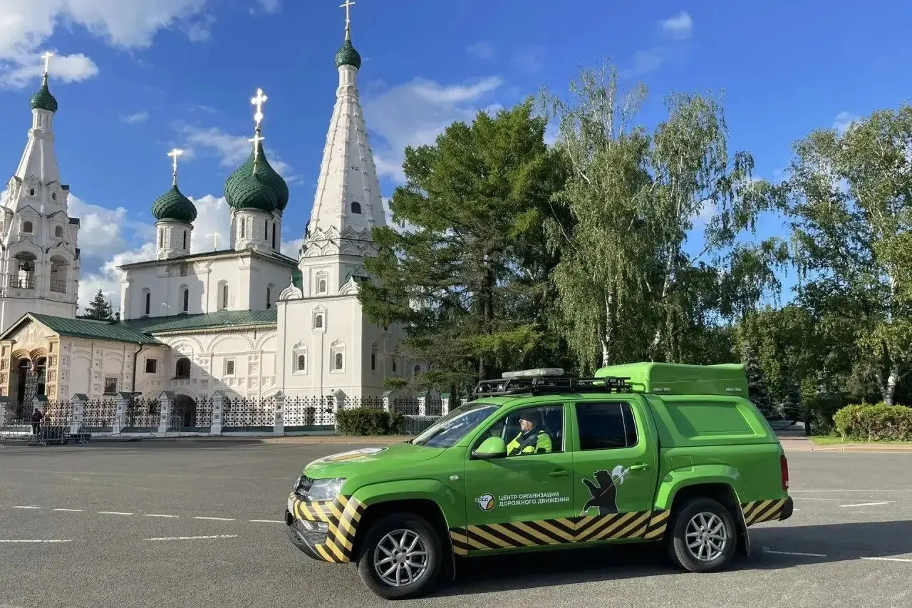 Город получил спецавтомобили с выдвижными комплексами фиксации, табло переменной информации и машинами для обследования дорог.
