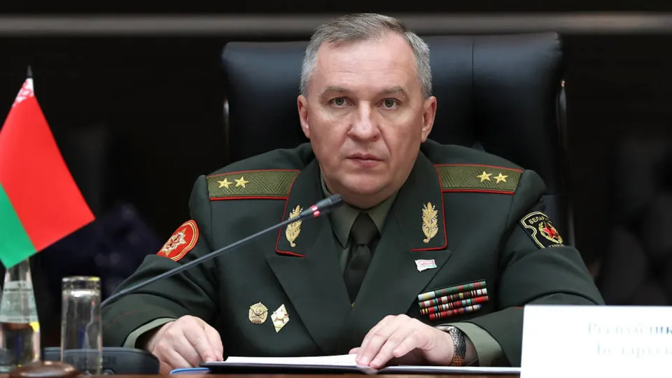 Глава Минобороны Беларуси предупредил, что вероятность военного столкновения России и Беларуси с западными странами растёт и может перерасти в масштабный конфликт.