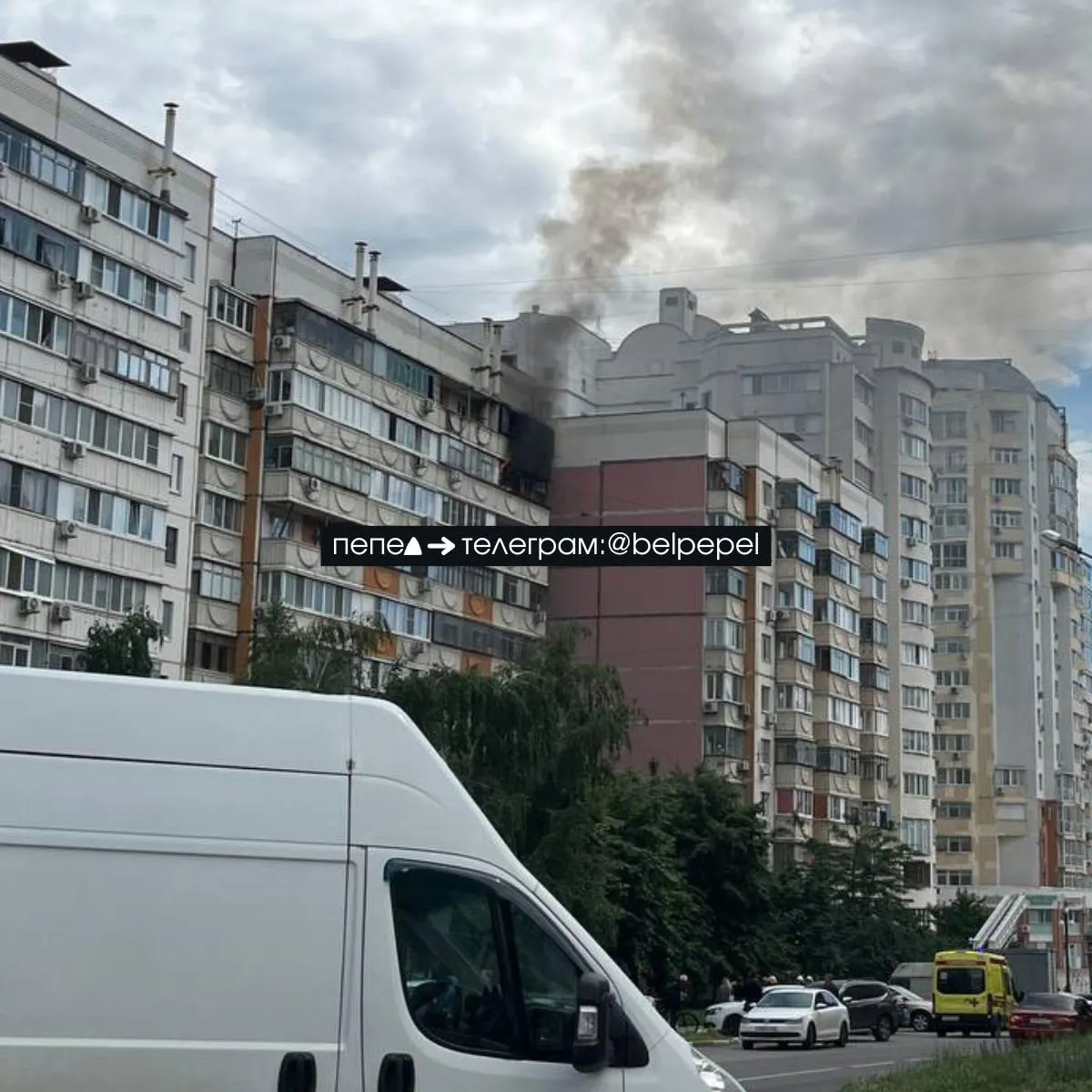 На балконе одной из квартир на улице Гостёнская в Белгороде произошёл пожар. Подробности уточняются — редакция ждёт фото и видео от очевидцев.