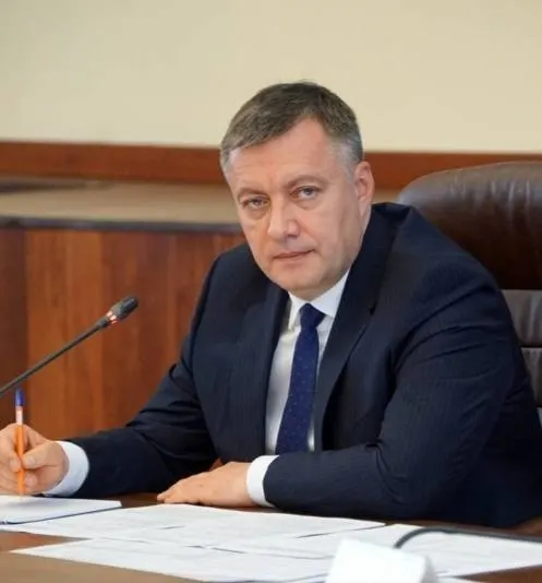 Игорь Кобзев рассказал о решениях по распределению топлива: приоритет северного завоза, поддержка независимых АЗС и взаимодействие с «Роснефтью» и Минэнерго.