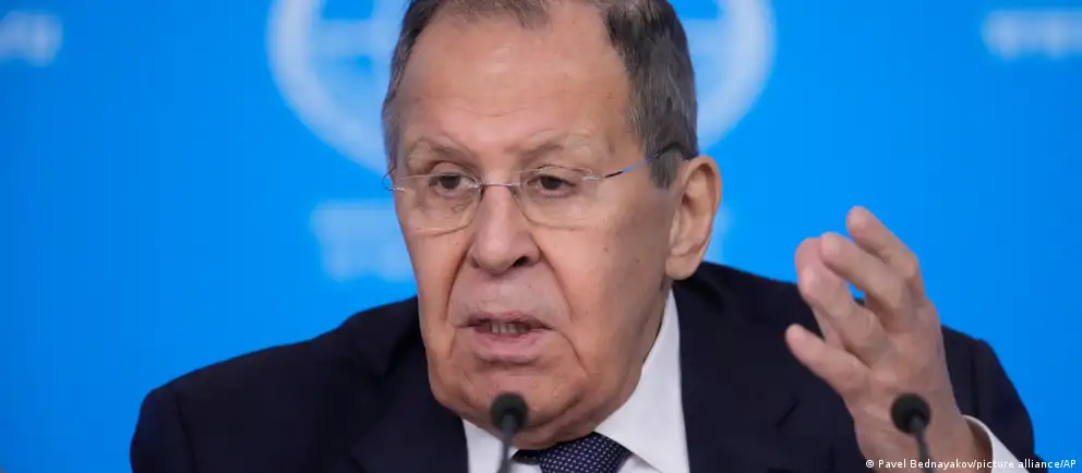 Глава МИД заявил, что Вашингтон отошел от договоренностей, достигнутых на Аляске, и перестал быть нейтральным посредником. По его словам, Россия сосредоточится на достижении целей специальной военной операции и готова возобновить переговоры там, где они остановились.