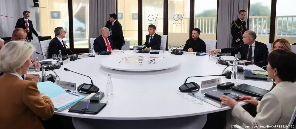 Лидеры G7 согласились ужесточить санкции, нарастить военную помощь и усилить давление на Москву. Президент США пообещал вернуться к усилиям по прекращению войны и восстановлению мер против экспорта нефти.