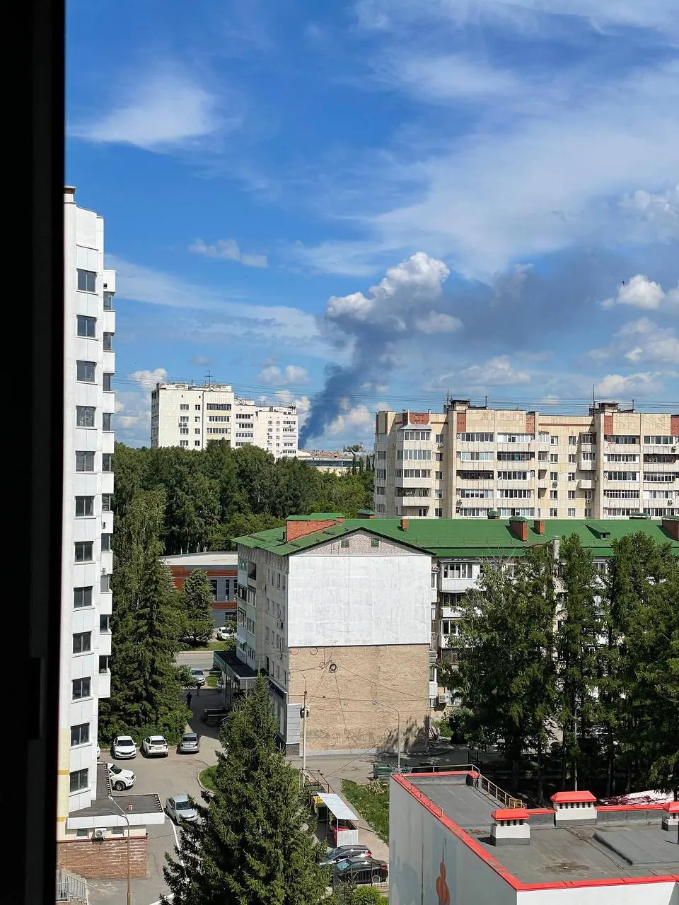 В Уфе зафиксированы взрывы и очаги возгорания на промзоне; в Белгородской и Брянской областях погибли несколько человек после ударов беспилотников; во Воронеже число жертв при ударе выросло до шести.