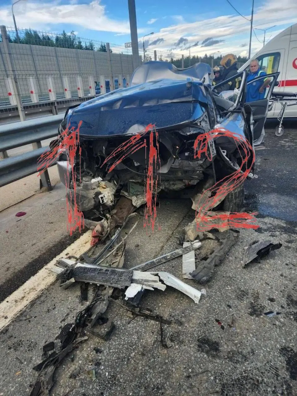 На трассе М‑9 в Подмосковье произошла крупная авария с участием шести автомобилей. По предварительным данным, пострадали три человека, в том числе ребёнок.