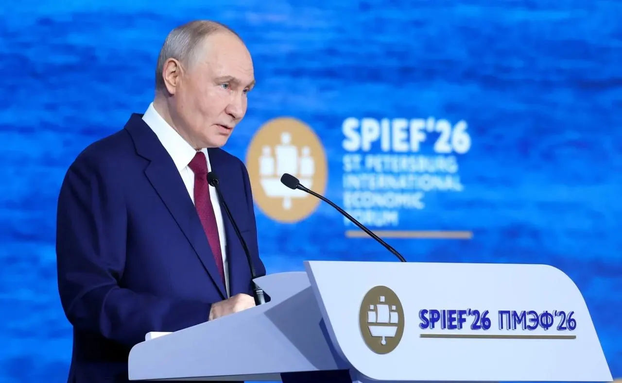 На ПМЭФ президент подчеркнул необходимость ускорить ремонт старинных домов и усадеб и вовлечь их в хозяйственный оборот. В Нижегородской области с 2018 по 2025 год выполнено более 870 реставрационных работ.