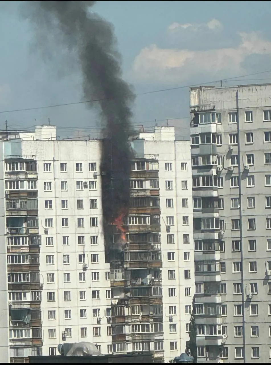 Пожар в&nbsp;высотке в&nbsp;Солнцево: горят балконы с&nbsp;12&nbsp;по&nbsp;17&nbsp;этаж