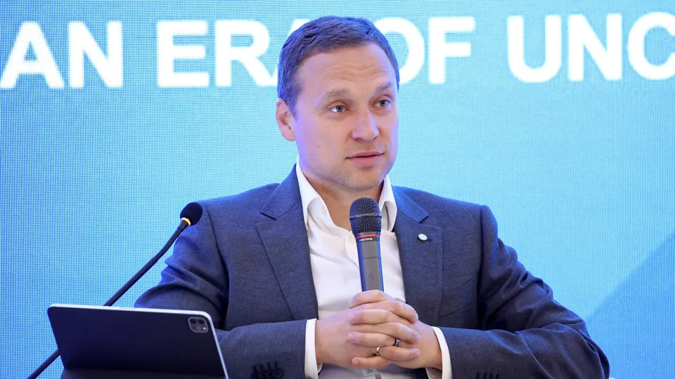 Заместитель председателя правления крупного банка предупреждает: ужесточение налогового контроля и мониторинг платежей приводят к росту спроса на наличные, которые не возвращаются в банковскую систему.