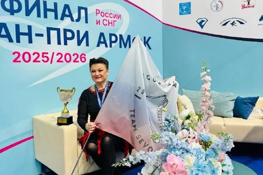 Фигуристка-любитель из Калининграда Оксана Теплова стала победительницей финала Гран‑при Ассоциации развития массового катания на коньках, прошедшего в Москве.