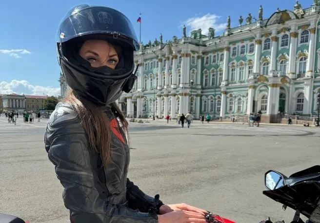 По результатам независимого расследования экшен‑камера могла синхронизироваться с телефоном в Москве спустя месяц после трагедии, что указывает на возможное наличие записи момента аварии.