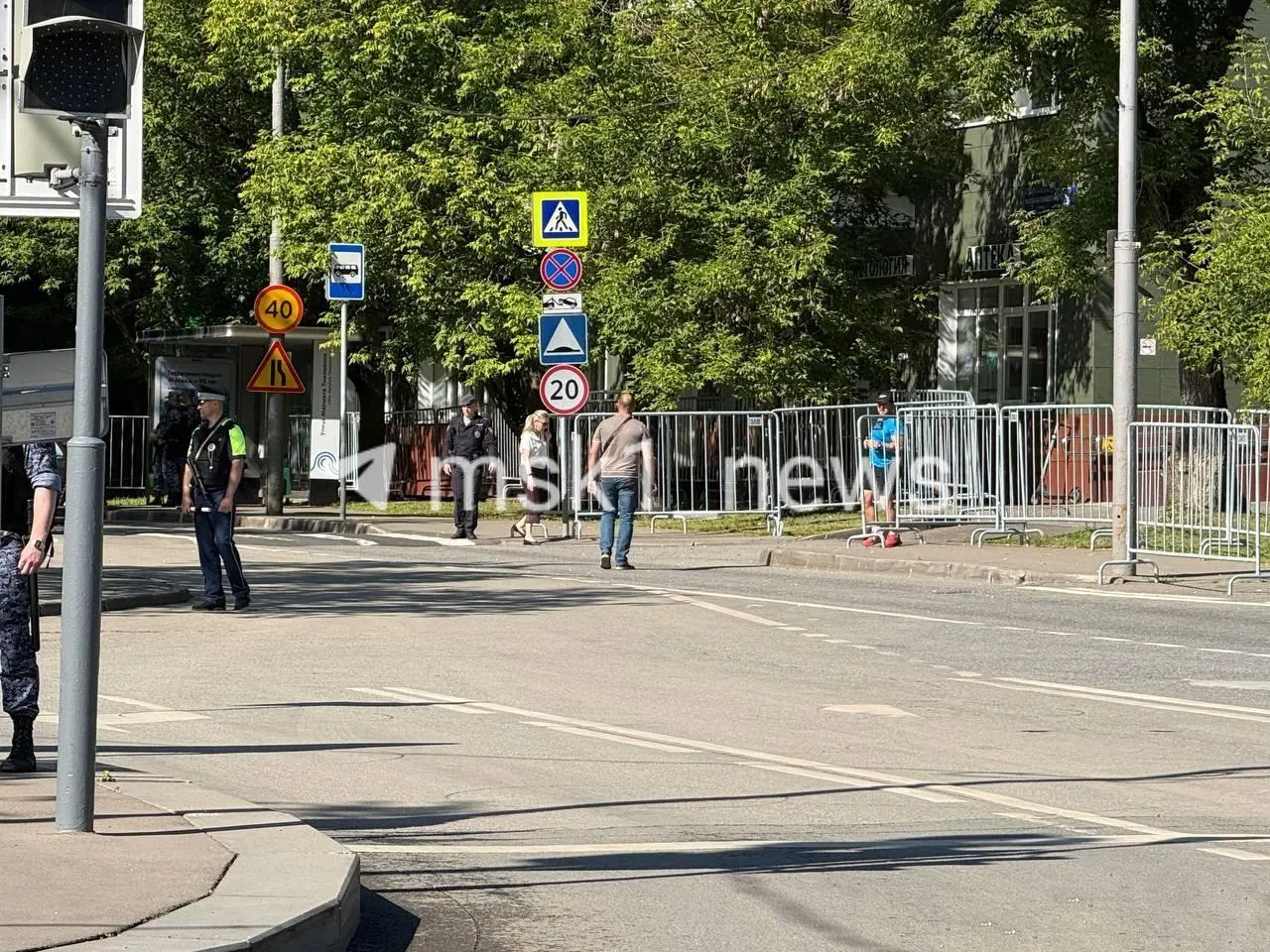Дептранс сообщил о временных перекрытиях в центре и на западе Москвы. Уже закрыли движение на улице Маршала Тимошенко.