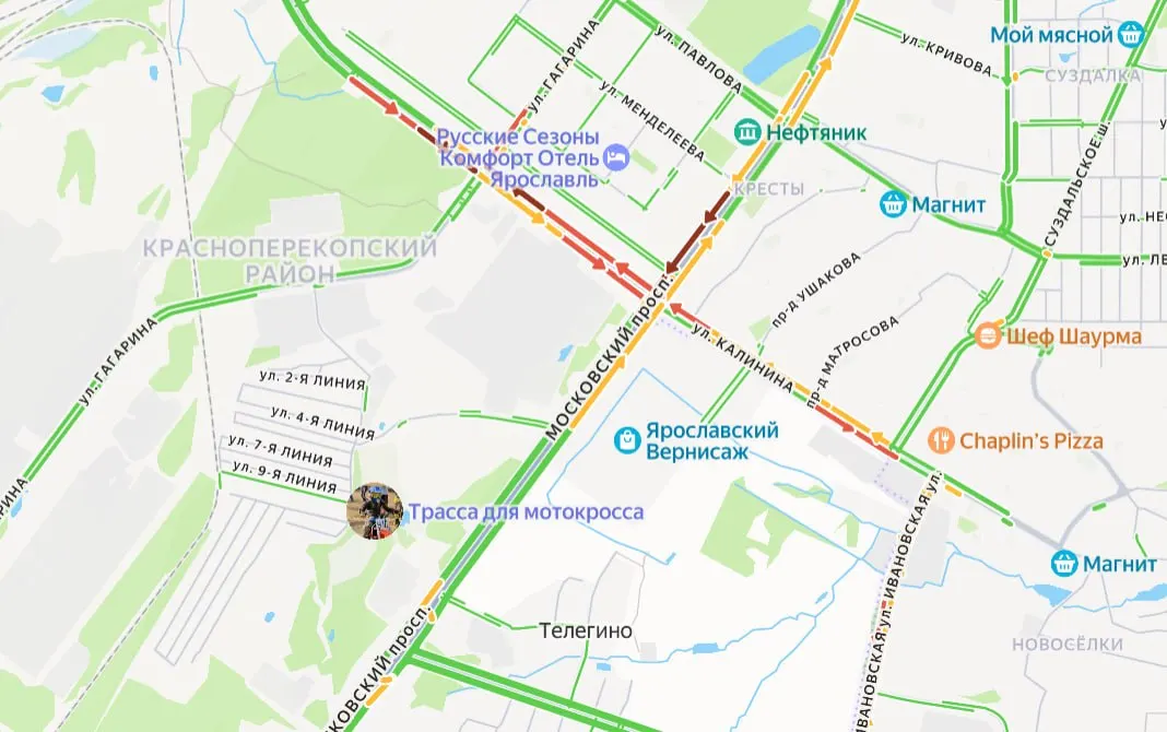 Выезд из города временно закрыт из‑за угрозы беспилотников; на перекрёстке Московского и ЮЗОД образовалась пробка.