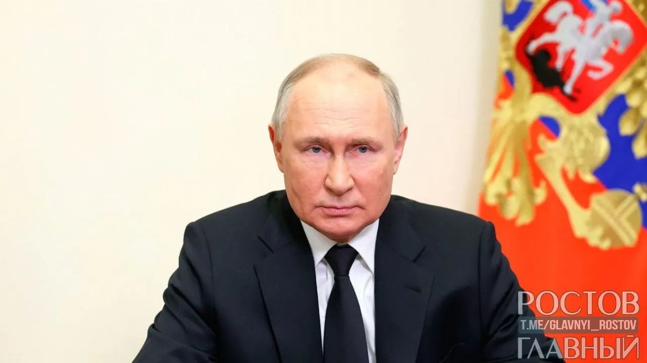 Президент поручил правительству и ФСБ обеспечить непрерывную работу интернета даже в дни возможных ограничений — в приоритет включили медсервисы, «Госуслуги» и платёжные системы.