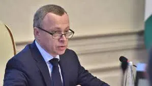 Петухова доставили в столичное СИЗО «Лефортово», где, как отмечается, дело находится под оперативным сопровождением спецслужб; в правительстве региона воздерживаются от комментариев.