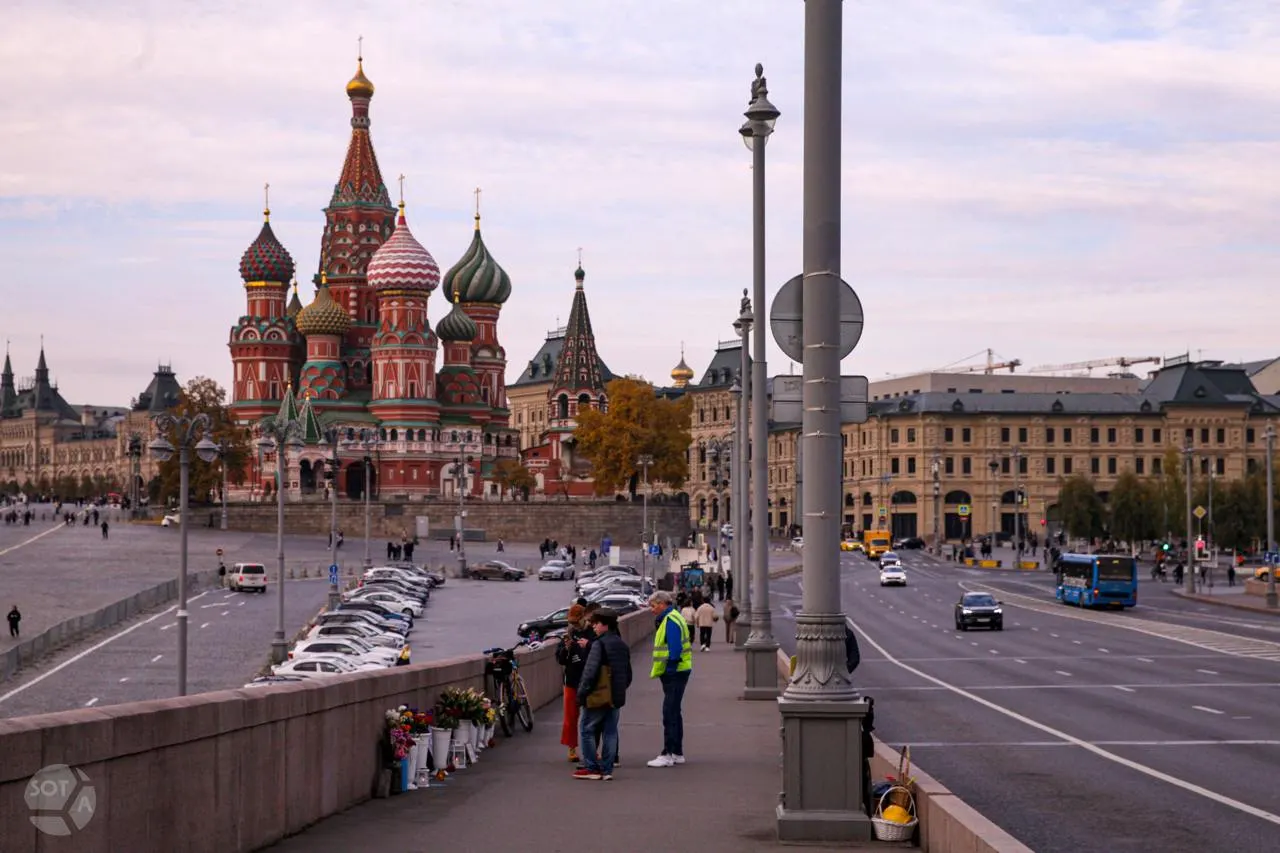 Утром в Москве задержали Виктора Когана и Алексея Сокирко: им вменяют участие в несогласованной акции, мужчин доставили в отдел полиции и ожидают рассмотрения дела в Тверском суде.