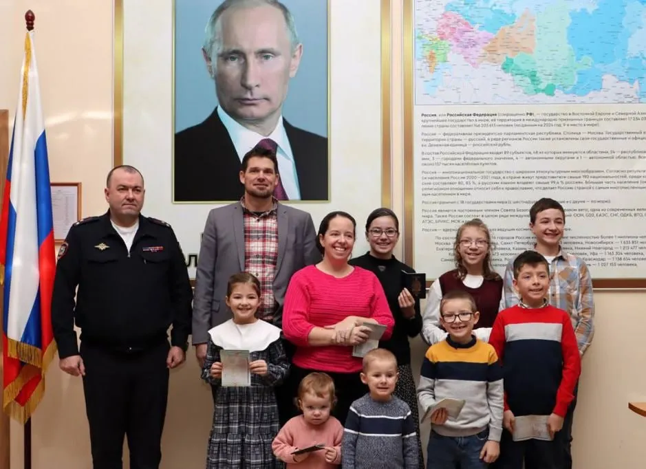 В 2025 году 1112 иностранцам выдали специальные визы для упрощённого переезда в Россию как лицам, разделяющим «традиционные российские духовно‑нравственные ценности».