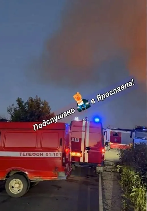 В поселке Дубки с ночи горит предприятие по переработке мусора. Открытое горение локализовали к 06:47, однако работы по тушению продолжаются; причины возгорания и возможный ущерб уточняют.