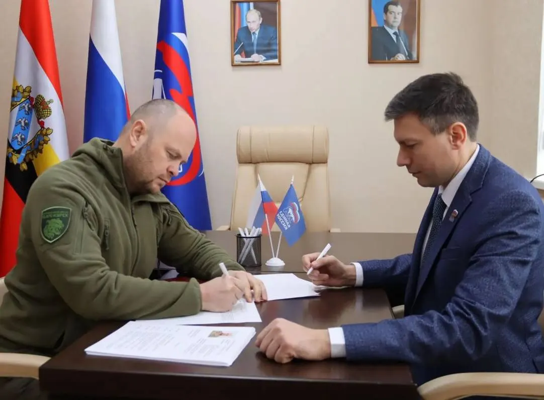 Замкомандира бригады «БАРС‑Курск» Антон Цветков набрал более 15,3 тыс. голосов и возглавил партийный список от региона. Космонавт Алексей Горбунов занял второе место.