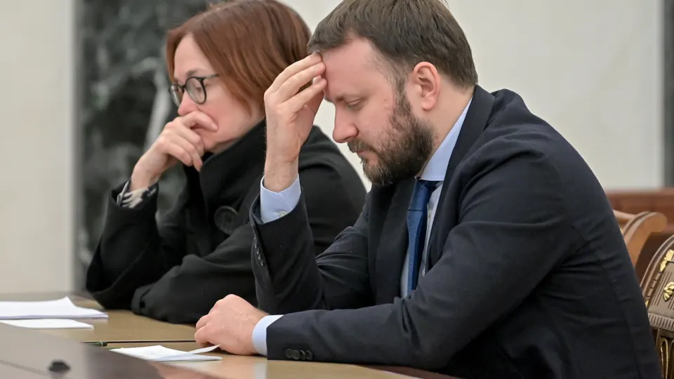 Власти обсуждают кандидатов на пост руководителя Банка России и возможное перераспределение полномочий Центробанка на фоне слухов о прекращении карьеры Эльвиры Набиуллиной; уход главы регулятора в 2027 году называли «сейсмическим» для экономики.